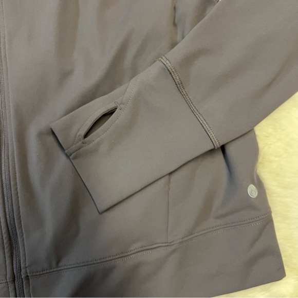 Apana lightweight yoga zip front jacket in lavender - Picture 2 of 3